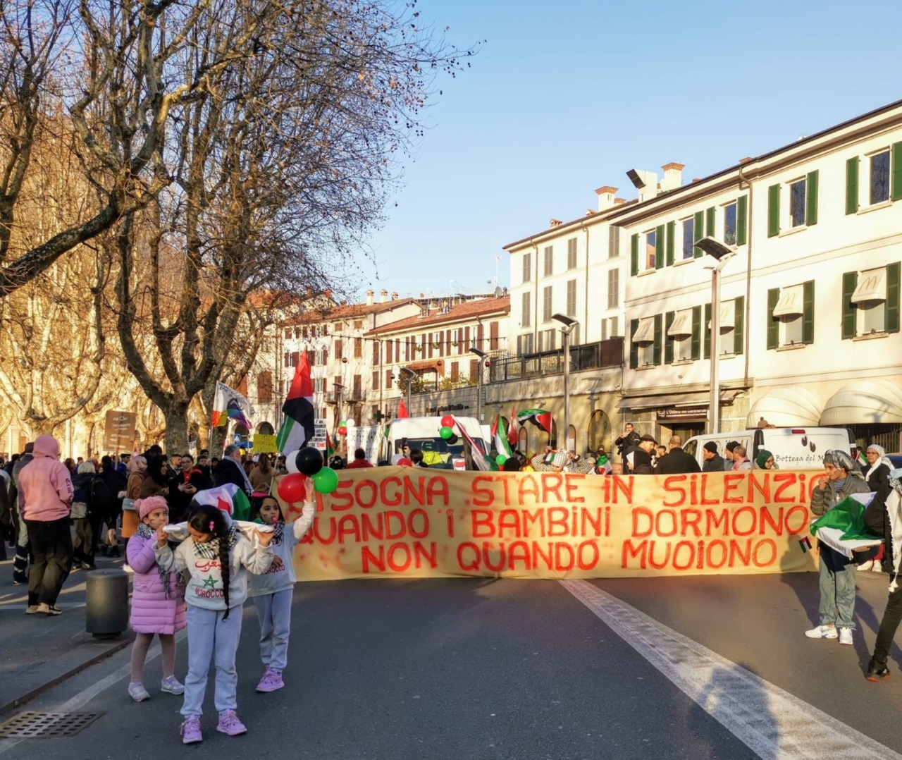Crisi a Gaza: il Lecchese scende in campo con scioperi, cortei, manifestazioni