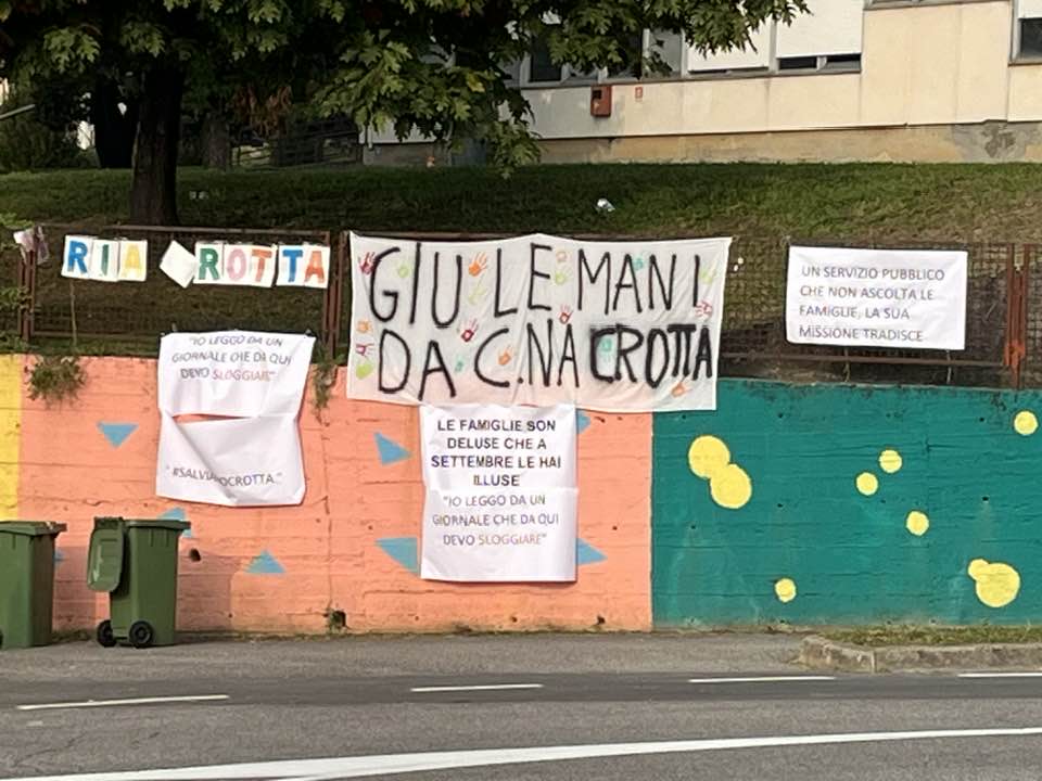 A Casatenovo chiude la scuola primaria di Crotta, scoppia la polemica