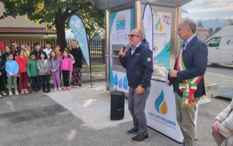 Inaugurata la nuova casetta dell’acqua di Calco