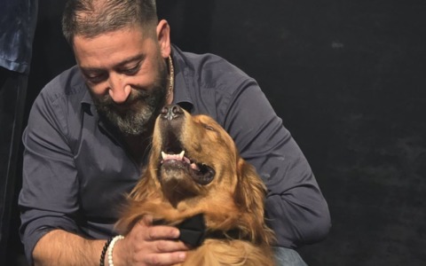 Cieco dalla nascita, il golden retriever Enzo protagonista di un corto