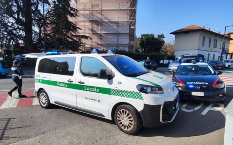 Donna investita, finisce in ospedale