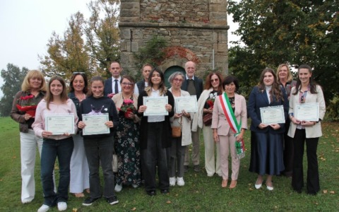 Premiati al Campanone della Brianza gli studenti meritevoli del paese, ma è polemica