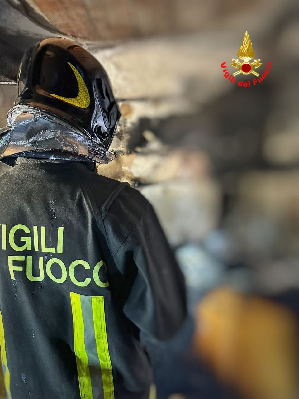 Va a fuoco la cucina, intervengono i Vigili del Fuoco