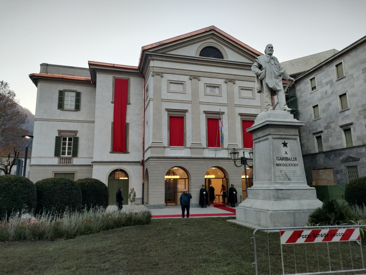 Con l’Orchestra Sinfonica di Milano si rialza il sipario del Teatro della Società
