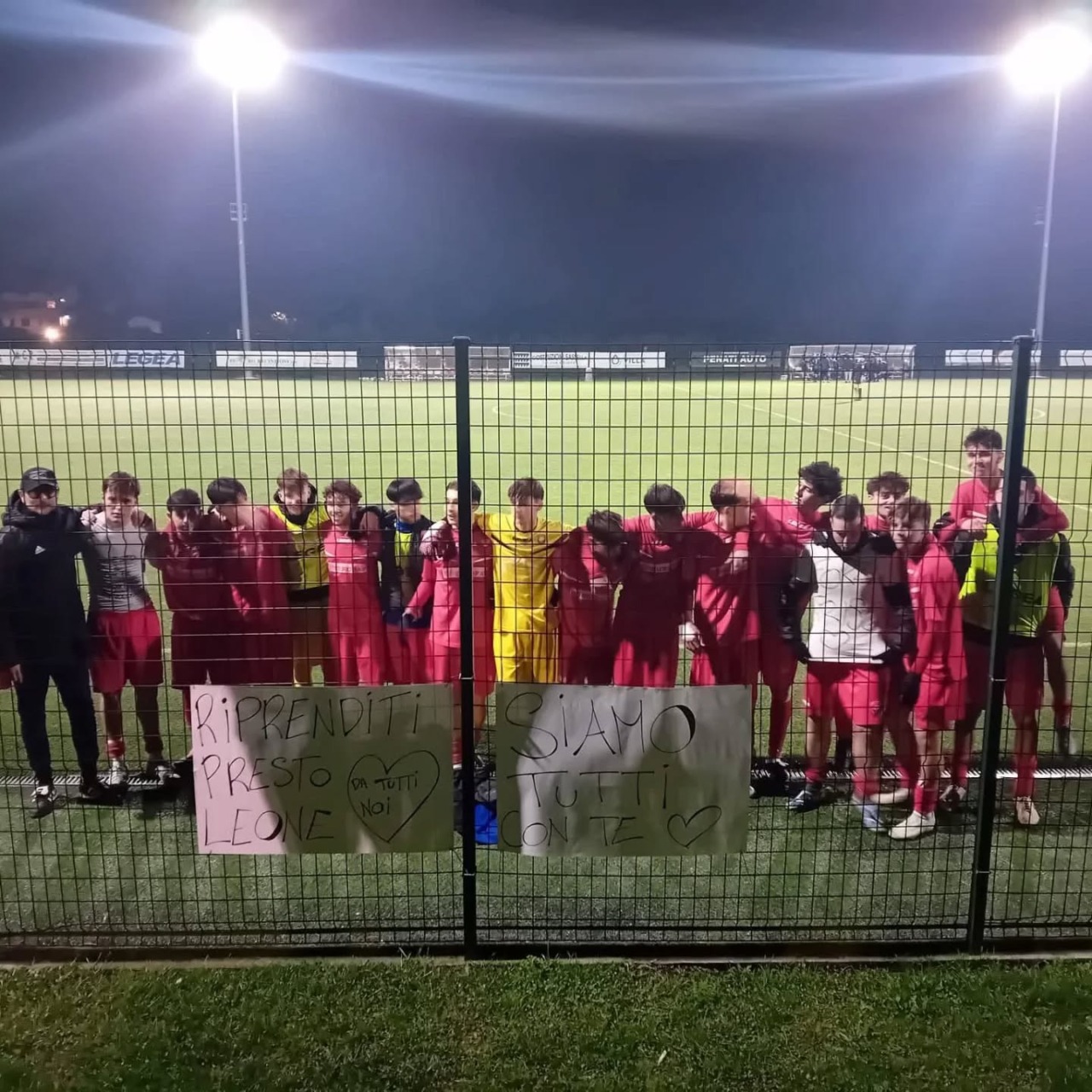 Ferito nell’incidente in moto, il sostegno dei compagni: “Siamo tutti con te!”