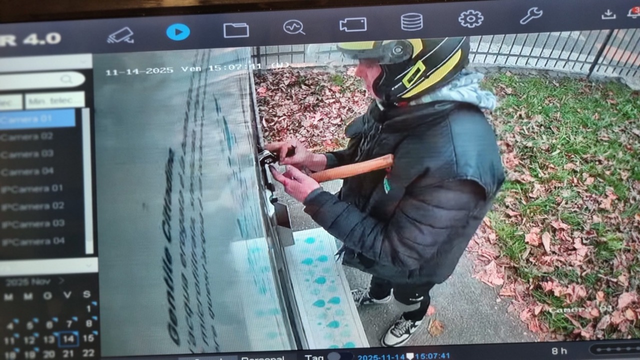 Ancora vandalismi e furti ai danni di una casetta dell’acqua