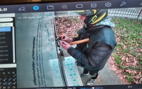 Ancora vandalismi e furti ai danni di una casetta dell’acqua