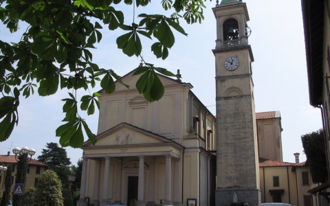 Colta da malore a messa, finisce in ospedale