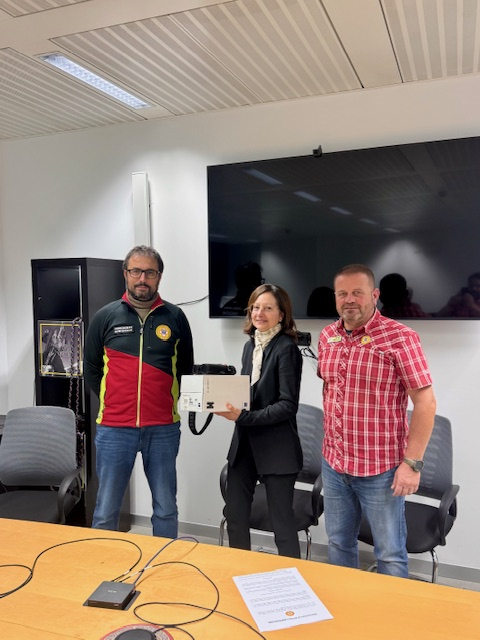 Azienda meratese dona un telescopio professionale Zeiss al Cnsas di Lecco