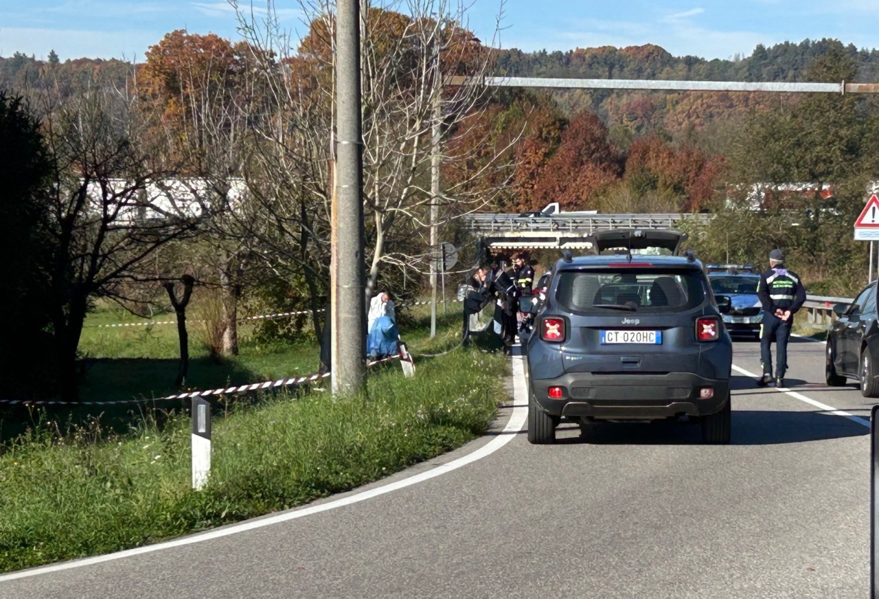 Cadavere vicino alla superstrada: disposta l’autopsia sul corpo del 49enne