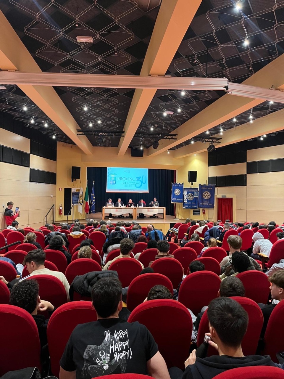 La “Staffetta della pace” fa tappa a Lecco in vista delle Olimpiadi 2026