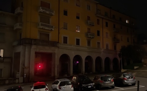 Il paese è al buio, la minoranza: “Non è per halloween”