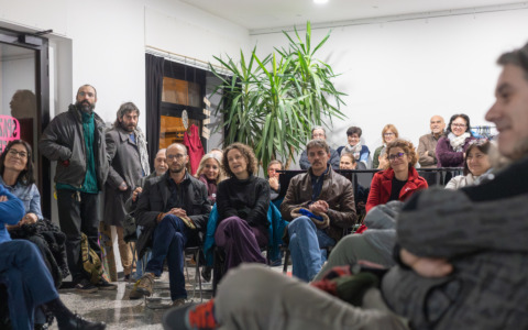 “Quello che gli uomini non dicono”: a Spazio Aperto una serata di parole maschili sulle donne