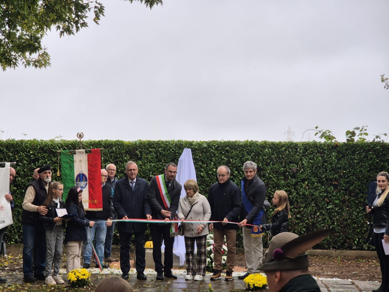 Solza, inaugurato il monumento ai caduti sul lavoro