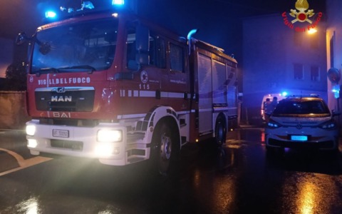 Incendio in appartamento, coinvolto anche una bambina