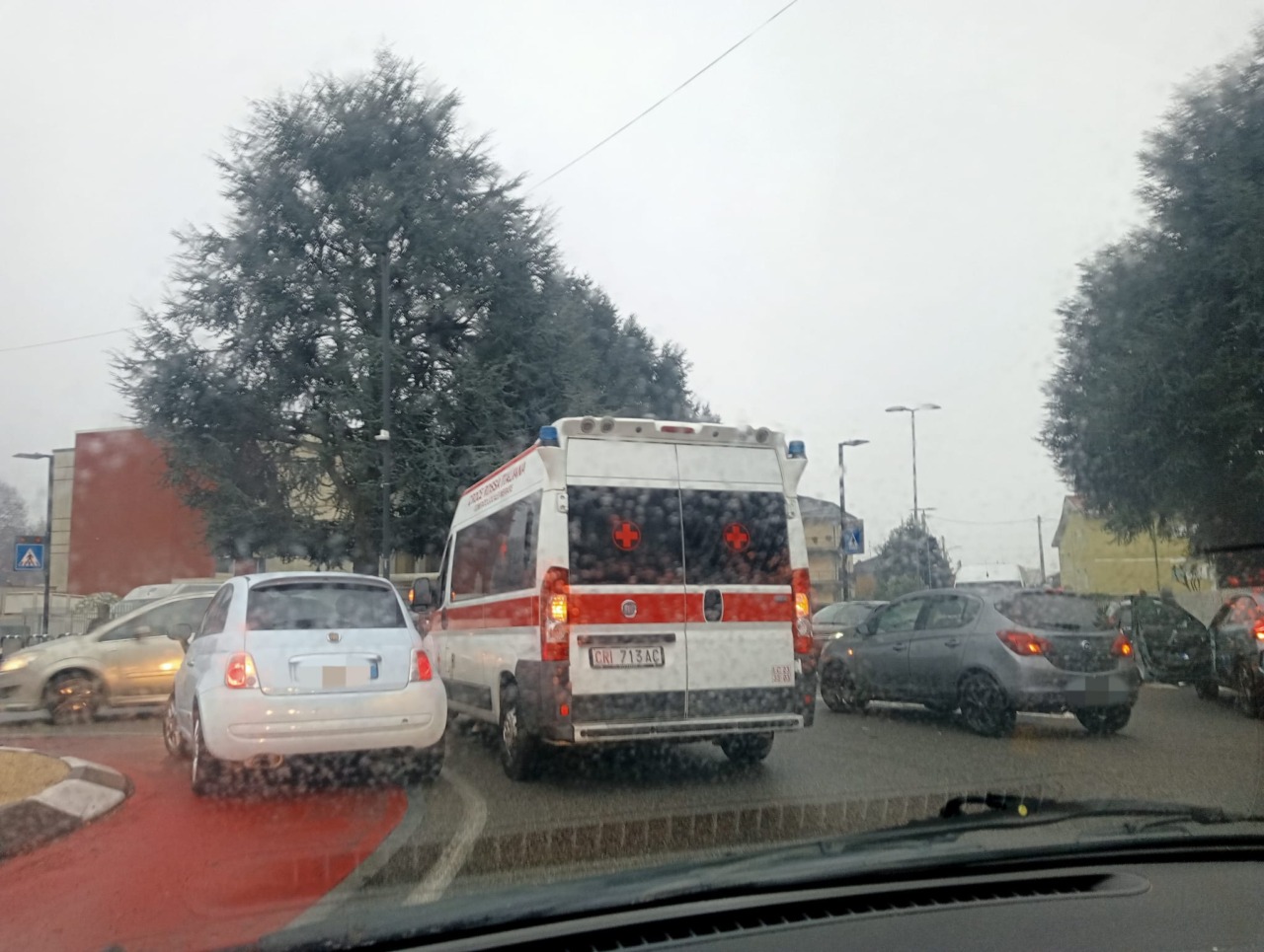 Traffico in tilt in viale Verdi per un incidente sfiorato