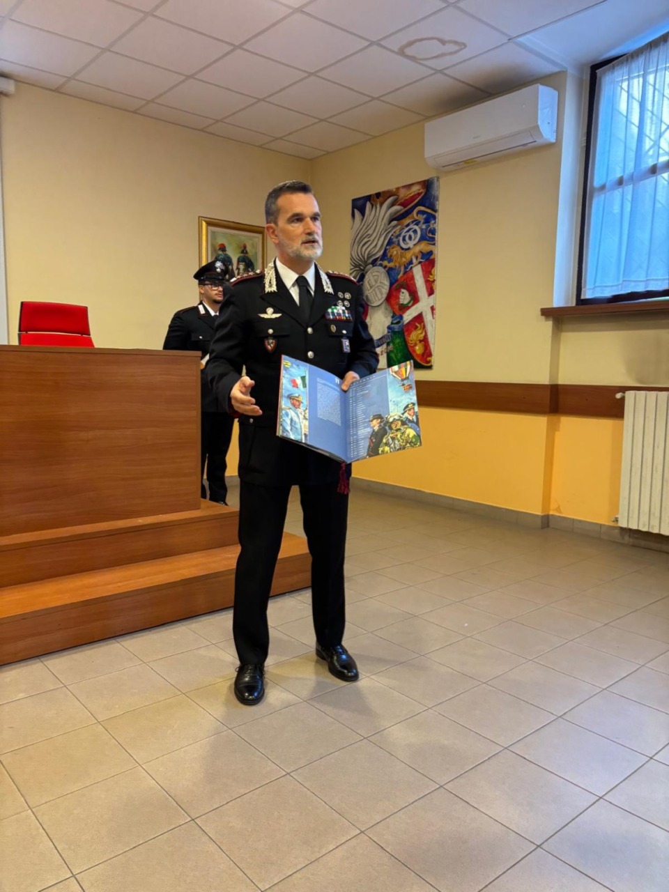 Lecco, presentato il calendario storico dell’Arma 2026. I protagonisti sono gli “eroi quotidiani”