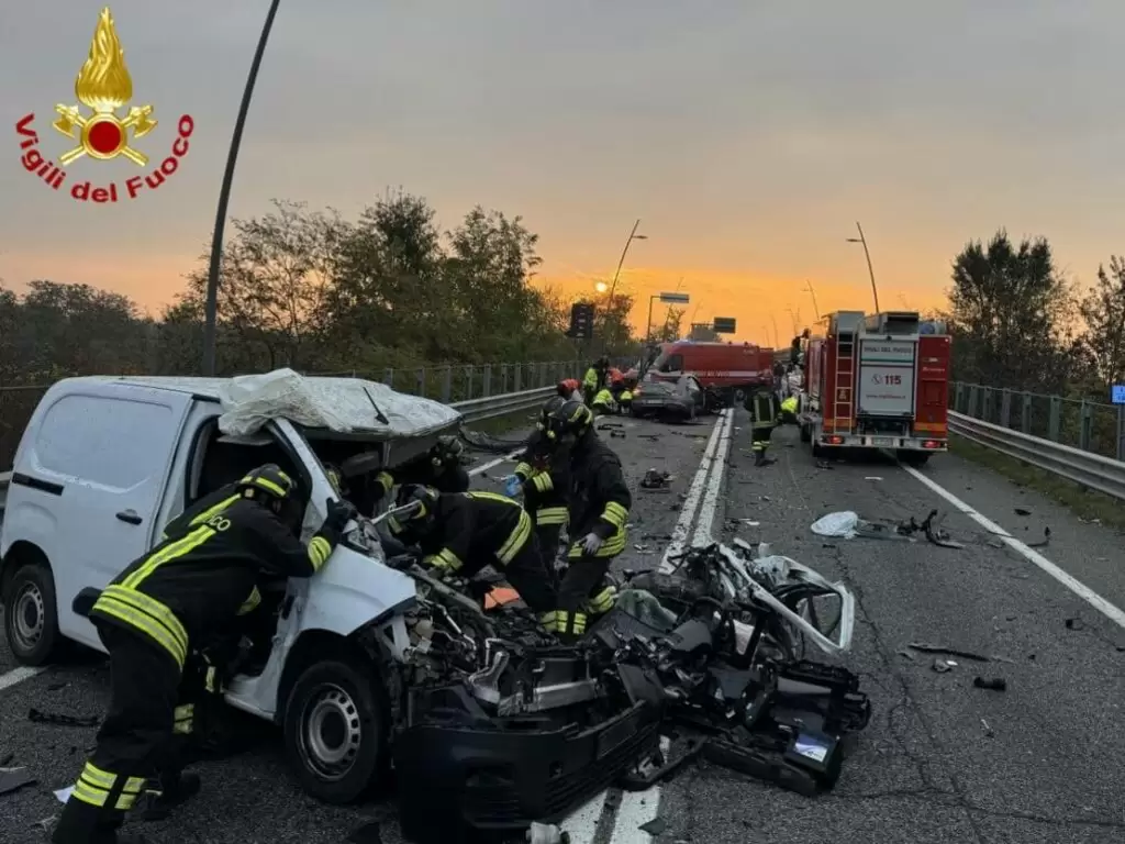 Tragedia in Bergamasca: due morti e 4 feriti in un incidente