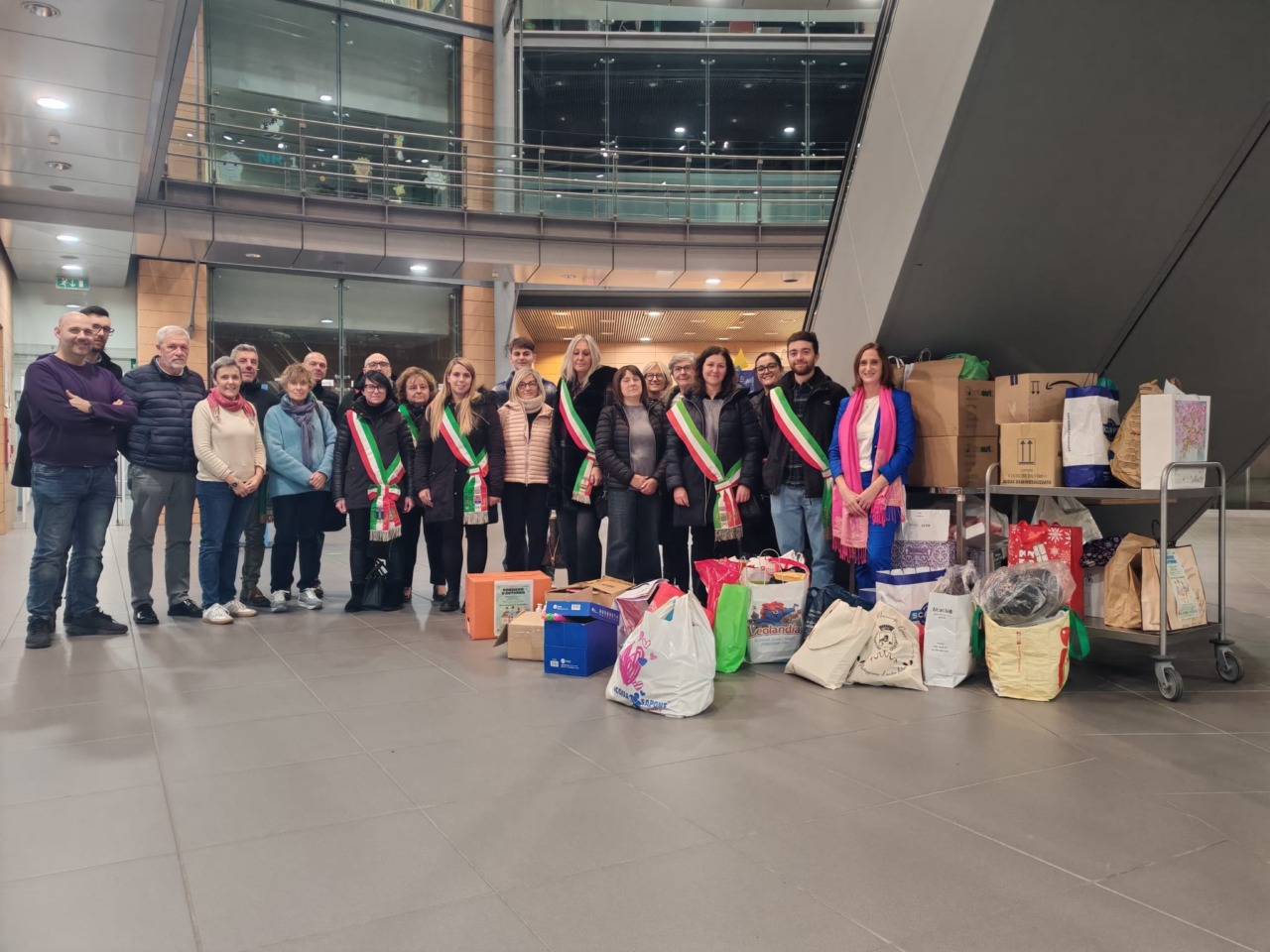 Pensiero d’Autunno: consegnati i regali ai ragazzi del servizio “L’Aquilone” de La Nostra Famiglia