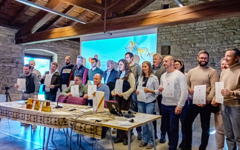 Un premio al miele prodotto nel Meratese e in Bergamasca