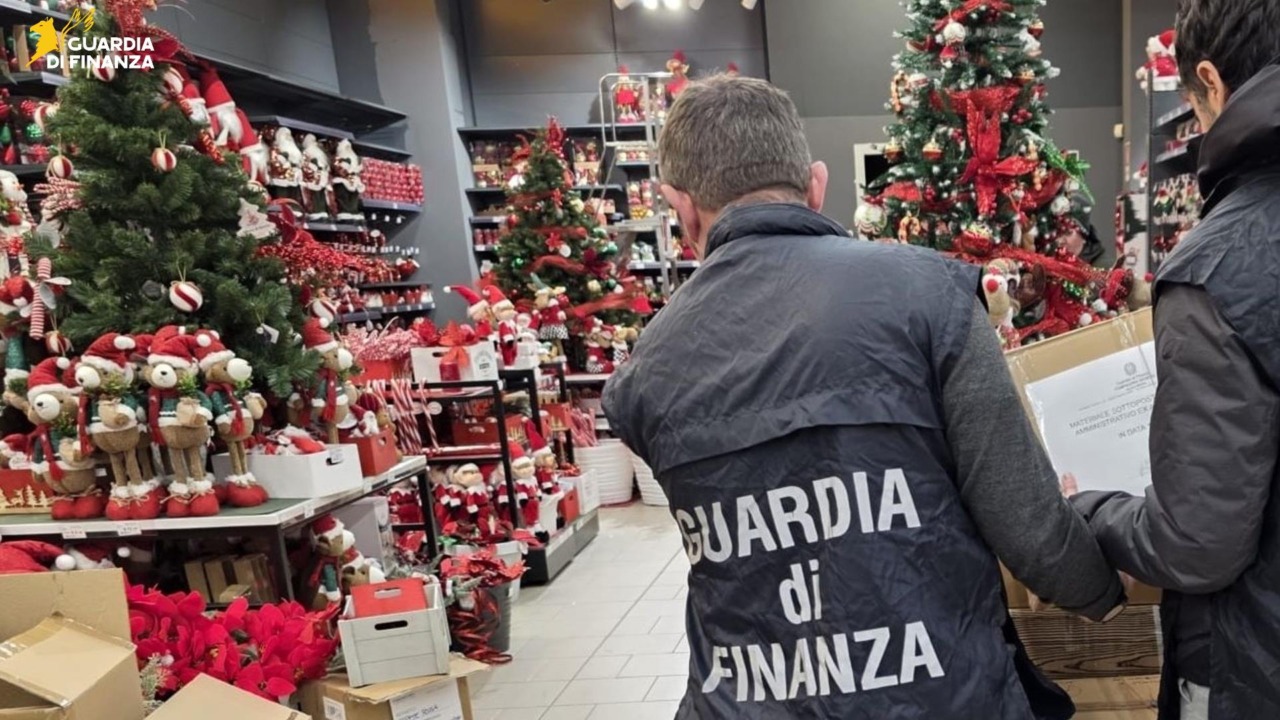 Maxi sequestro della Guardia di Finanza: via dal mercato oltre 200mila prodotti pericolosi o contraffatti