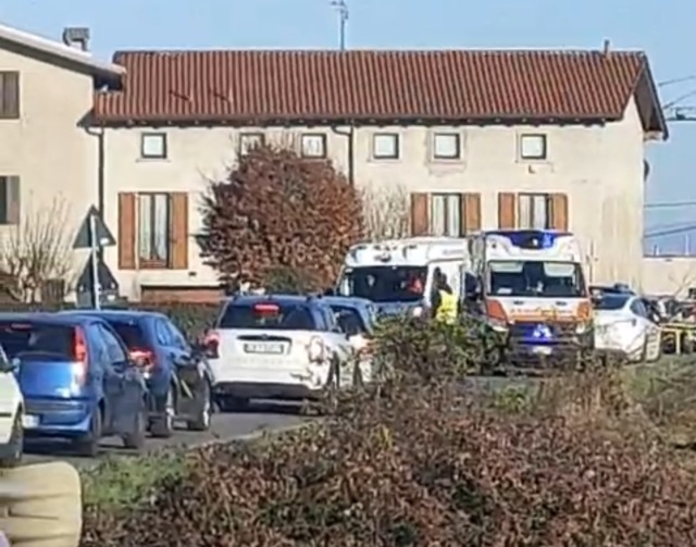 Scontro tra due auto sulla provinciale, un ferito in condizioni serie