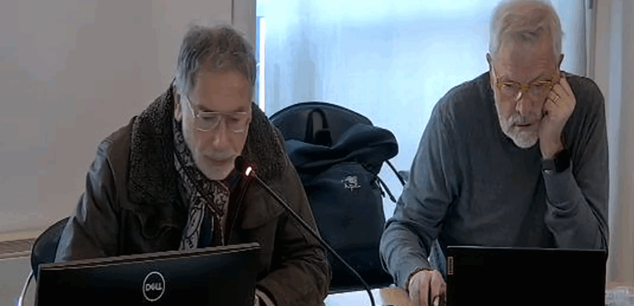 In Assise a Olgiate Golfari diventa anglofono per criticare il marchio Brianza Valley