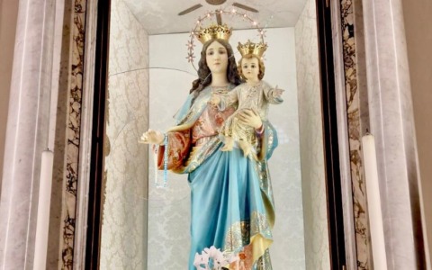 Furto sacrilego in chiesa, rubati i gioielli che adornavano la statua della Madonna