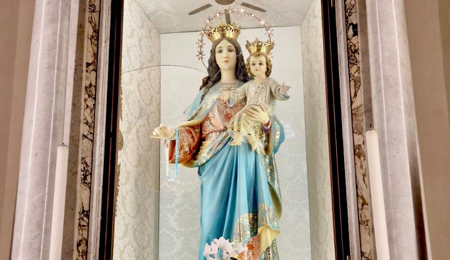 Furto sacrilego in chiesa, rubati i gioielli che adornavano la statua della Madonna
