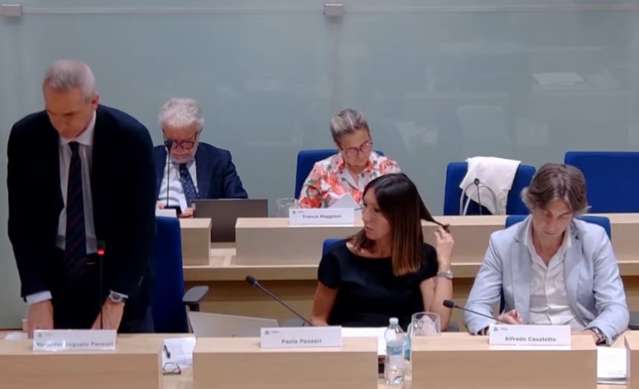 Auto imbrattata all’assessora, le minoranze al Pd: “Confronto sempre entro i limiti del rispetto istituzionale”