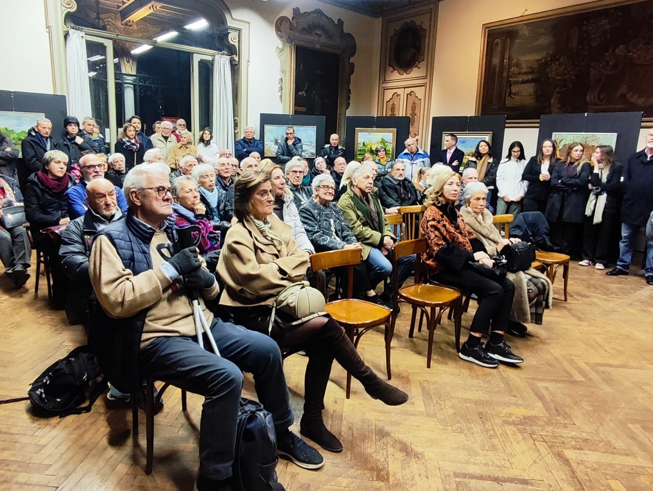 Taglio del nastro per la mostra dedicata a Donato Frisia Jr