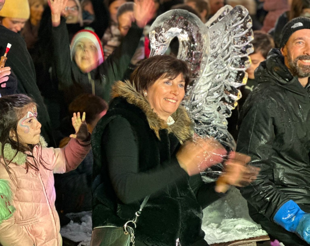 Il Natale è sbarcato in paese: grande partecipazione ai mercatini dell’8 dicembre