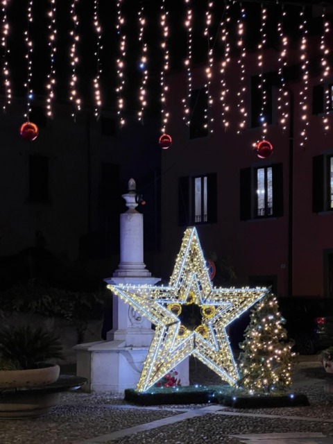 Con l’arrivo del Natale, la bella iniziativa che ricorda chi non c’è più