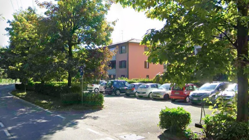 Parcheggi “monopolizzati” dai dipendenti di un’azienda, Prospettive interroga