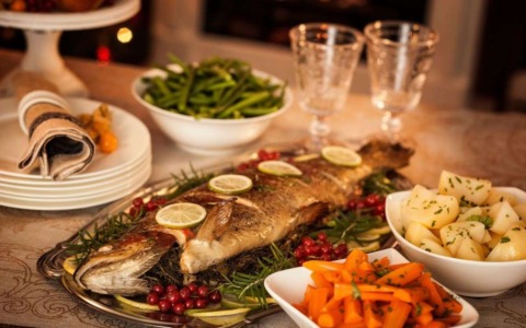Pesce in tavola a Natale: i consigli di Ats per verificarne freschezza e qualità