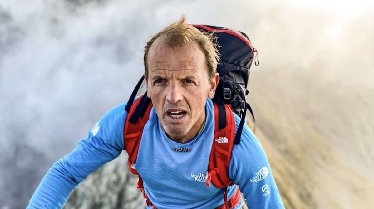 Simone Moro rassicura tutti con un videomessaggio sui social: “Sto bene, tornerò presto in Italia”