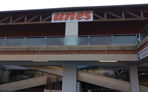Il supermercato Unes chiude, al suo posto un maxi emporio cinese