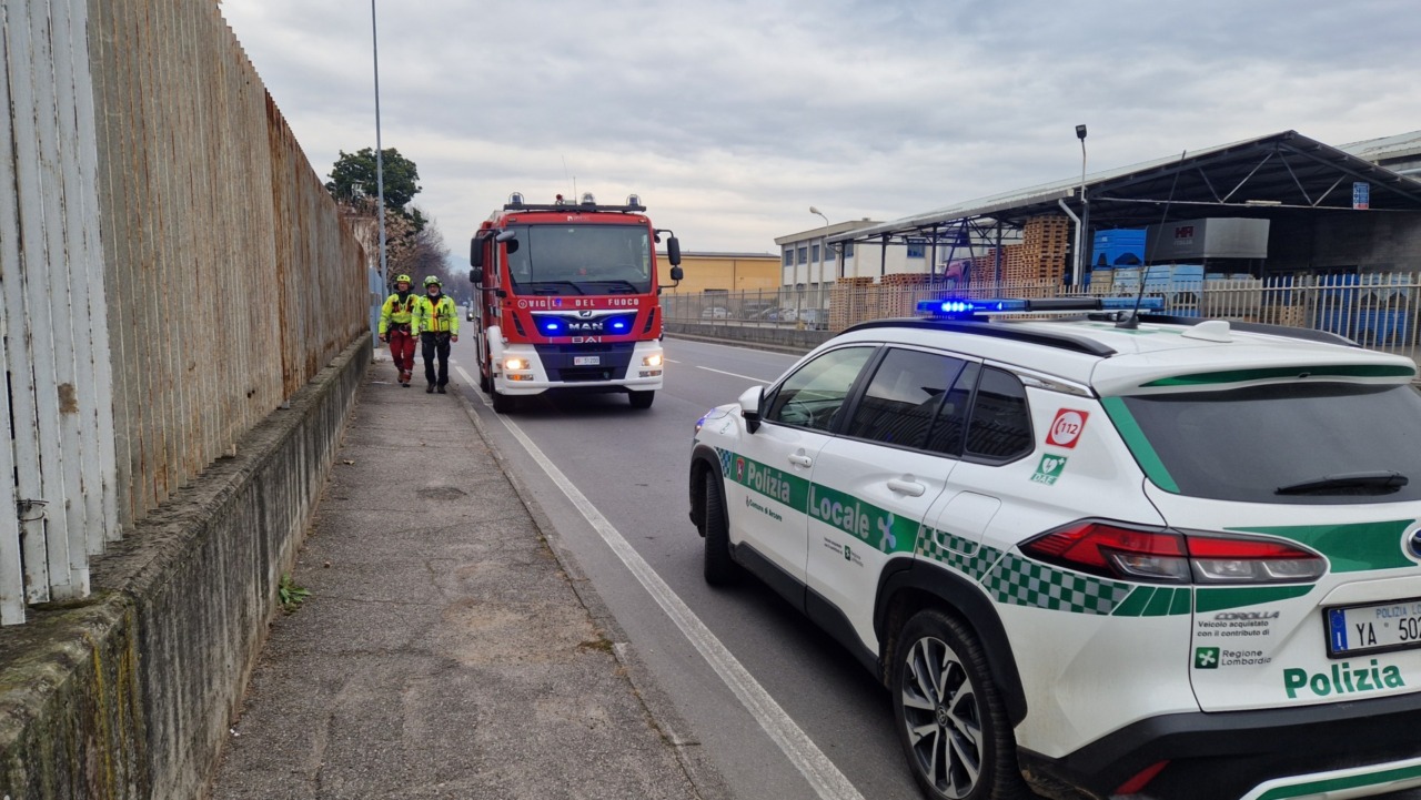 Incidente sul lavoro, due operai cadono da oltre 5 metri di altezza: uno di loro è gravissimo