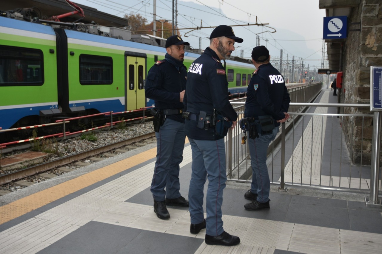 Pusher arrestato sul treno durante dei controlli