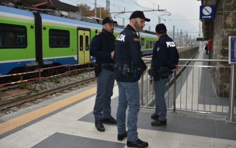 Pusher arrestato sul treno durante dei controlli