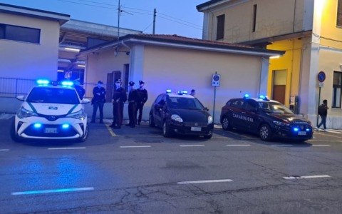 Blitz all’alba in Stazione, sgomberati e rimpatriati diversi irregolari