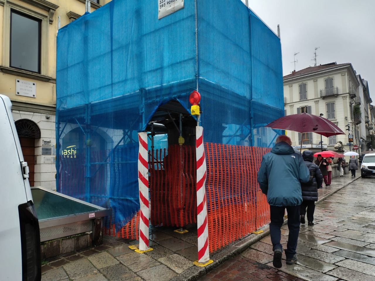 Statua danneggiata a Capodanno: per il restauro potrebbero pagare i genitori