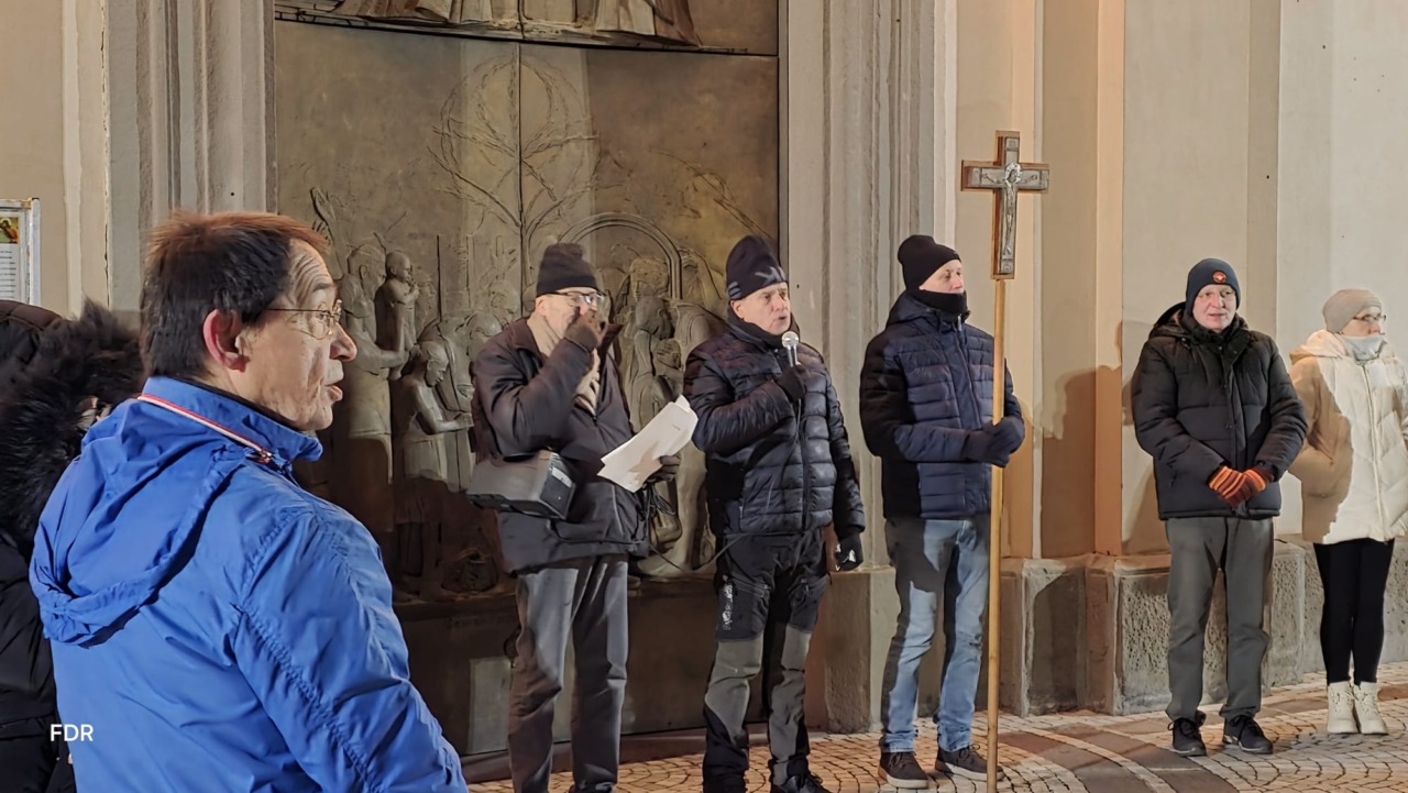 In tanti nell’Isola in cammino per la pace LE FOTO