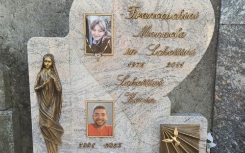 Ladri al cimitero: “Razziata la tomba di mia figlia e mio nipote”