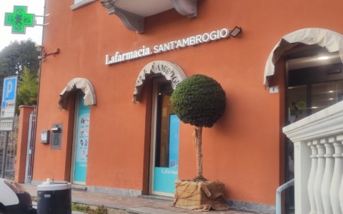 Colpo dei ladri in farmacia, rubato il fondo cassa