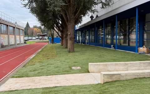 Agnesi e Viganò: ultimato il ripristino delle aree verdi attorno alla nuova palestra scolastica