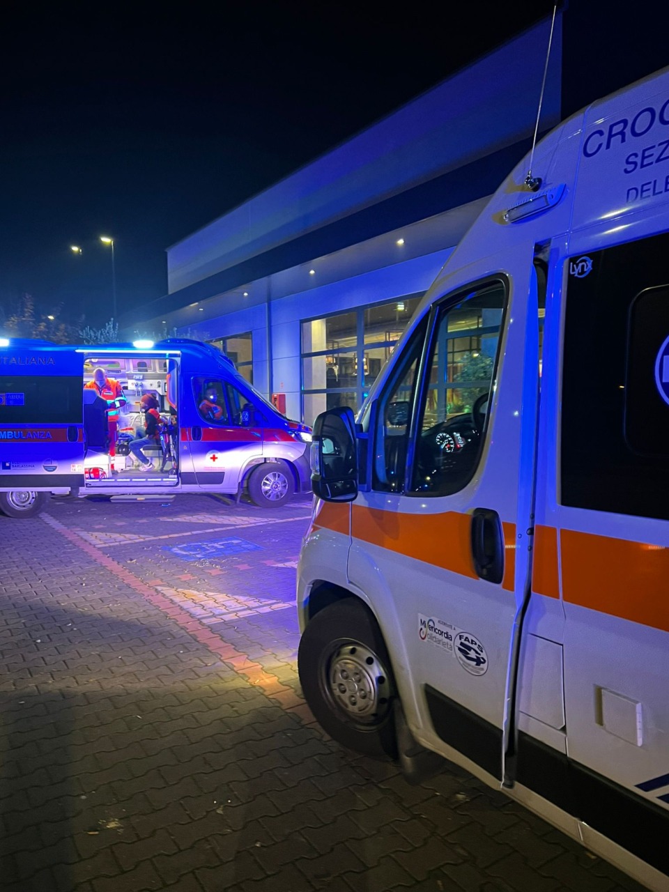 Si ribalta con l’auto sulla provinciale, gravissimo un uomo