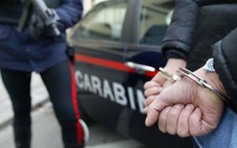 Non si ferma all’alt dei Carabinieri, inseguimento lungo la Strada Statale 36