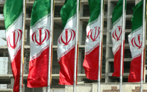 Lecco si mobilita per il popolo iraniano: manifestazione in piazza