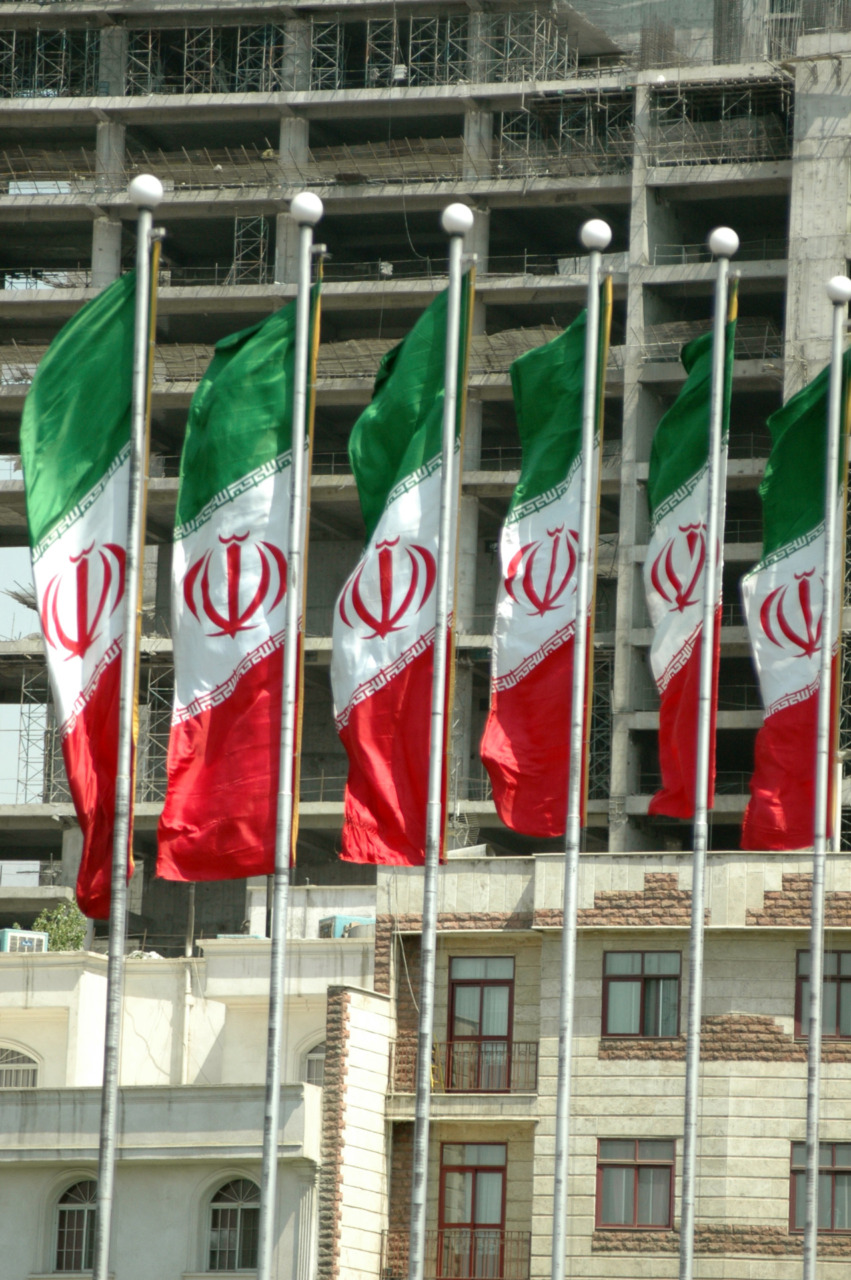 Lecco si mobilita per il popolo iraniano: manifestazione in piazza